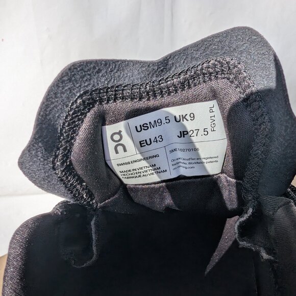 ON CloudSurfer Trail VVP Mens Athletic Sneakers SZ 9.5 Black main image 5